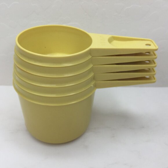 Vintage Tupperware Yellow Nesting Measuring Cups Set Kitchenware Baking Cooking - Picture 3 of 11